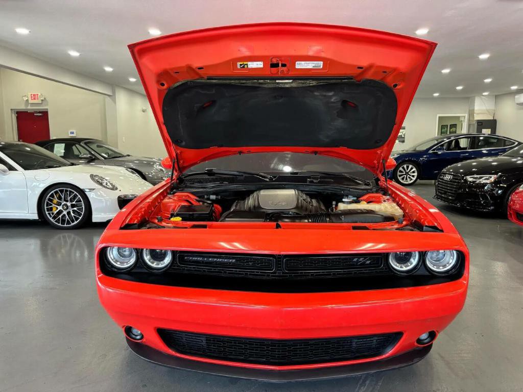 2017 Dodge Challenger Image 36