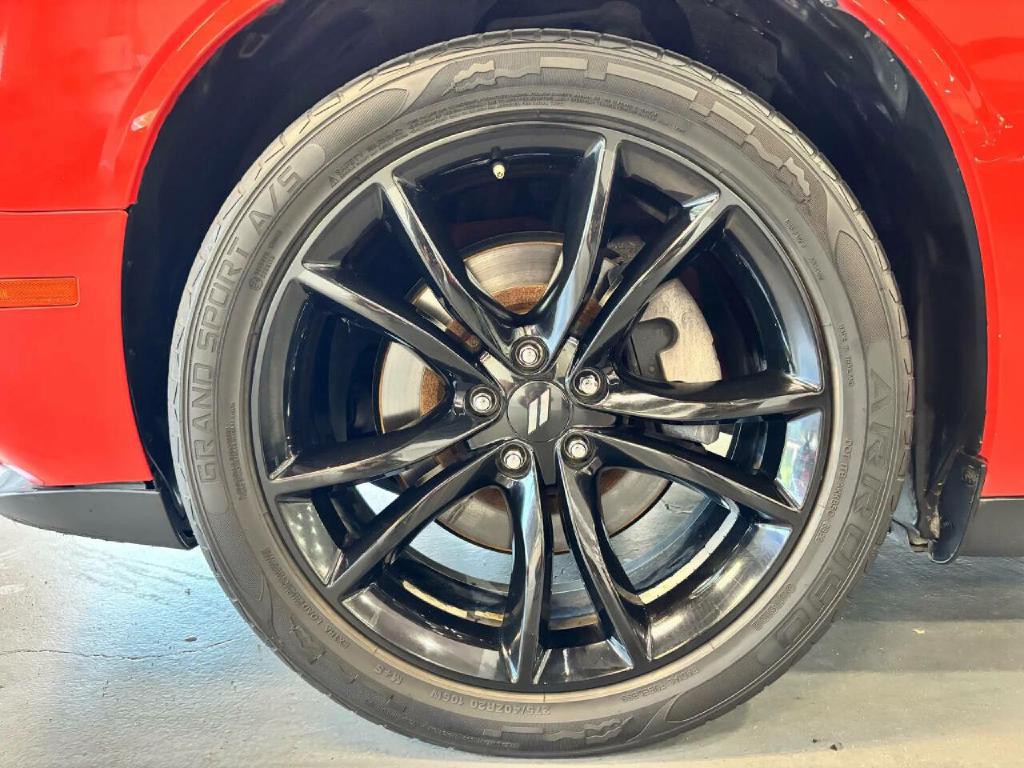 2017 Dodge Challenger Image 38
