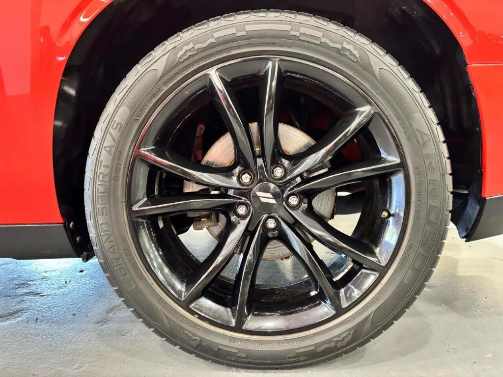 2017 Dodge Challenger Image 39