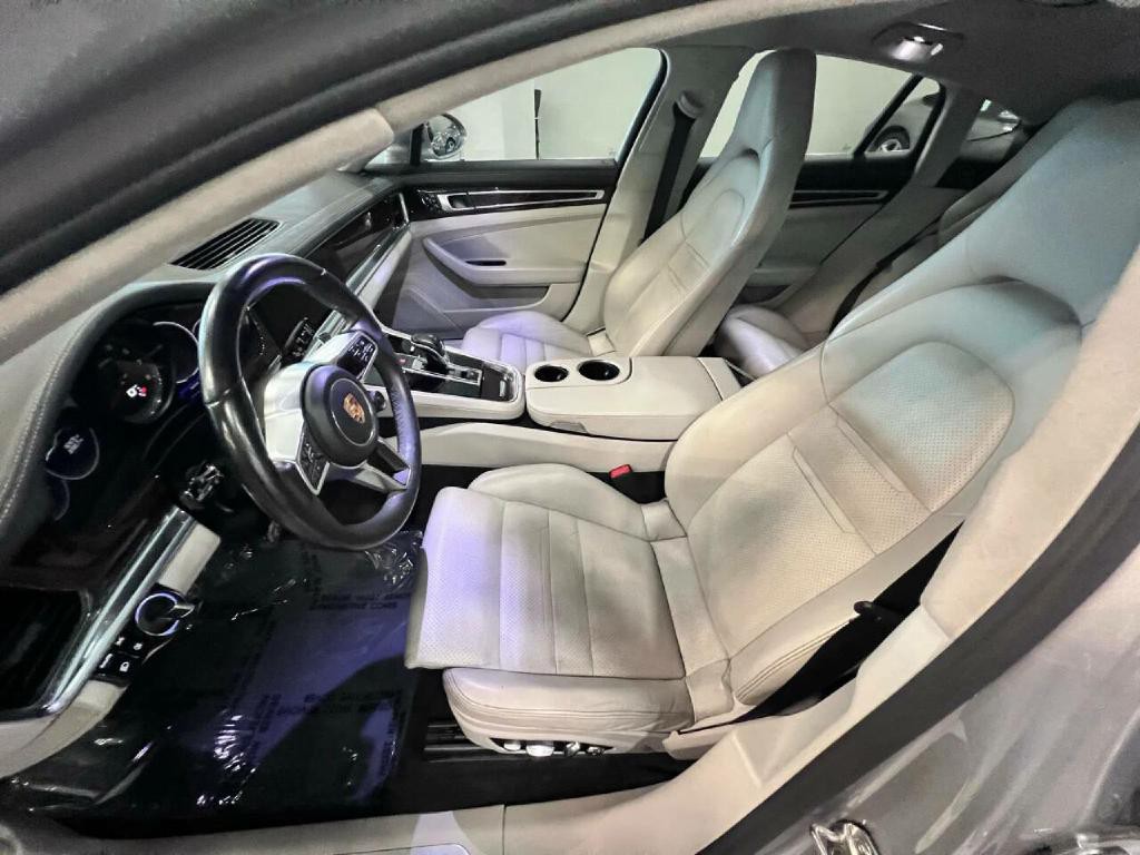 2017 Porsche Panamera Image 15