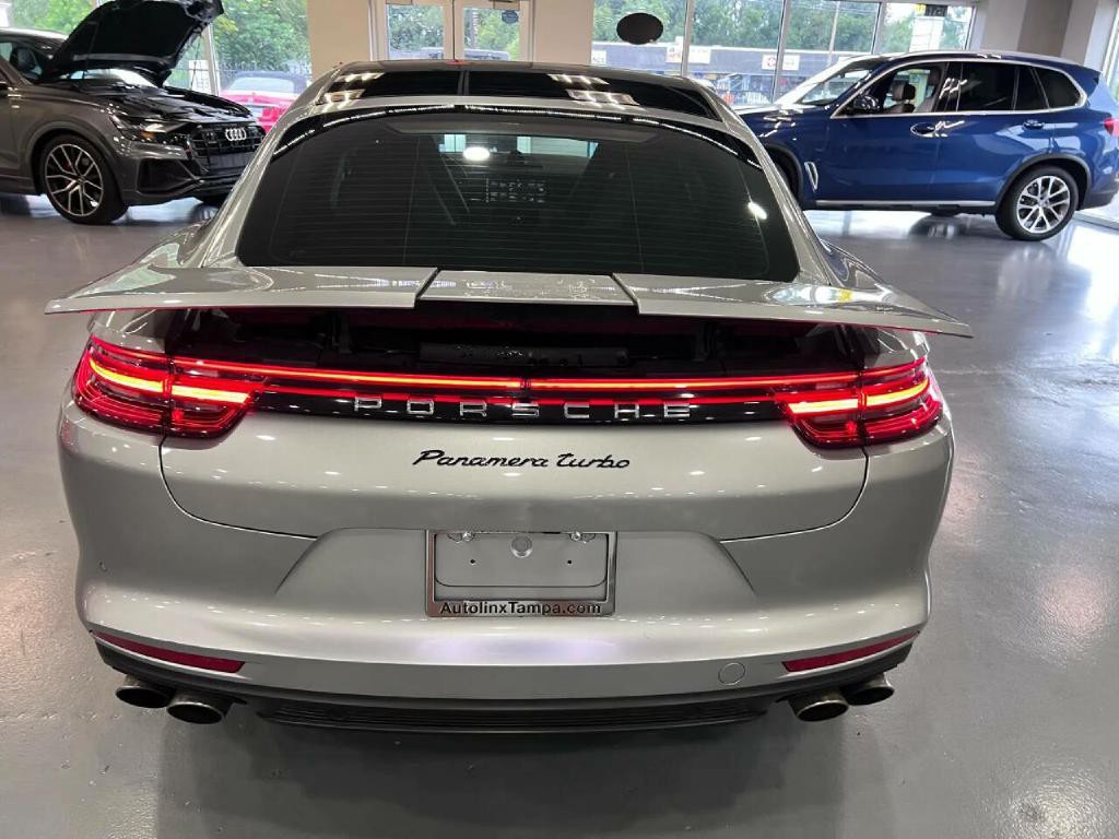 2017 Porsche Panamera Image 46