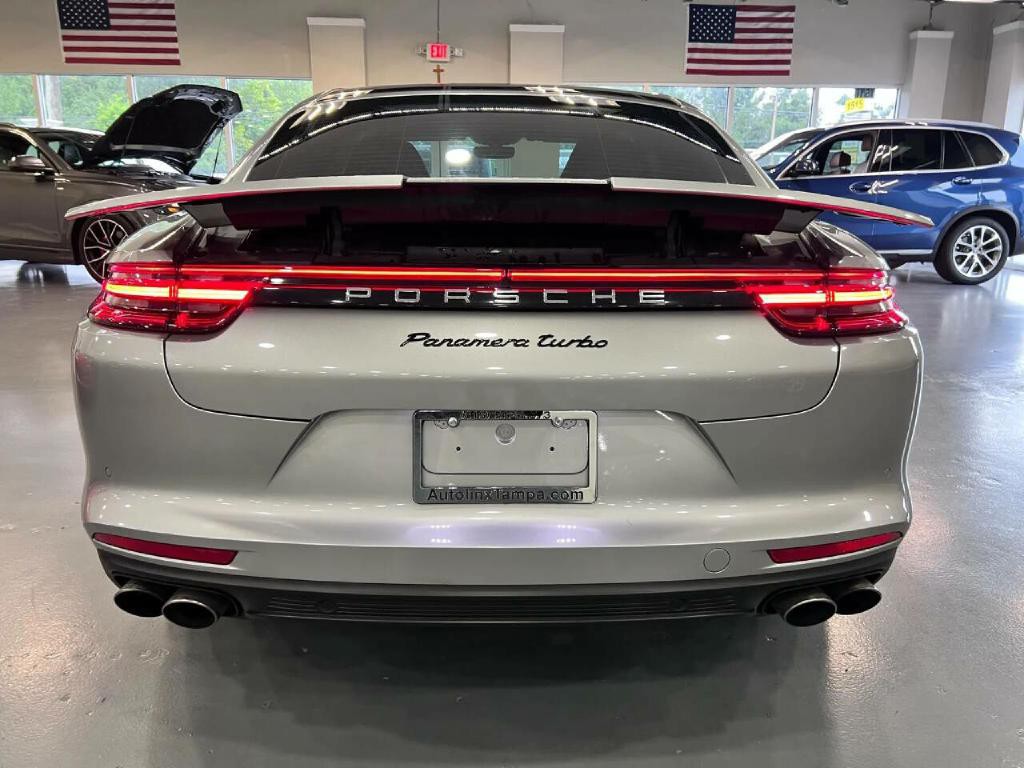 2017 Porsche Panamera Image 47