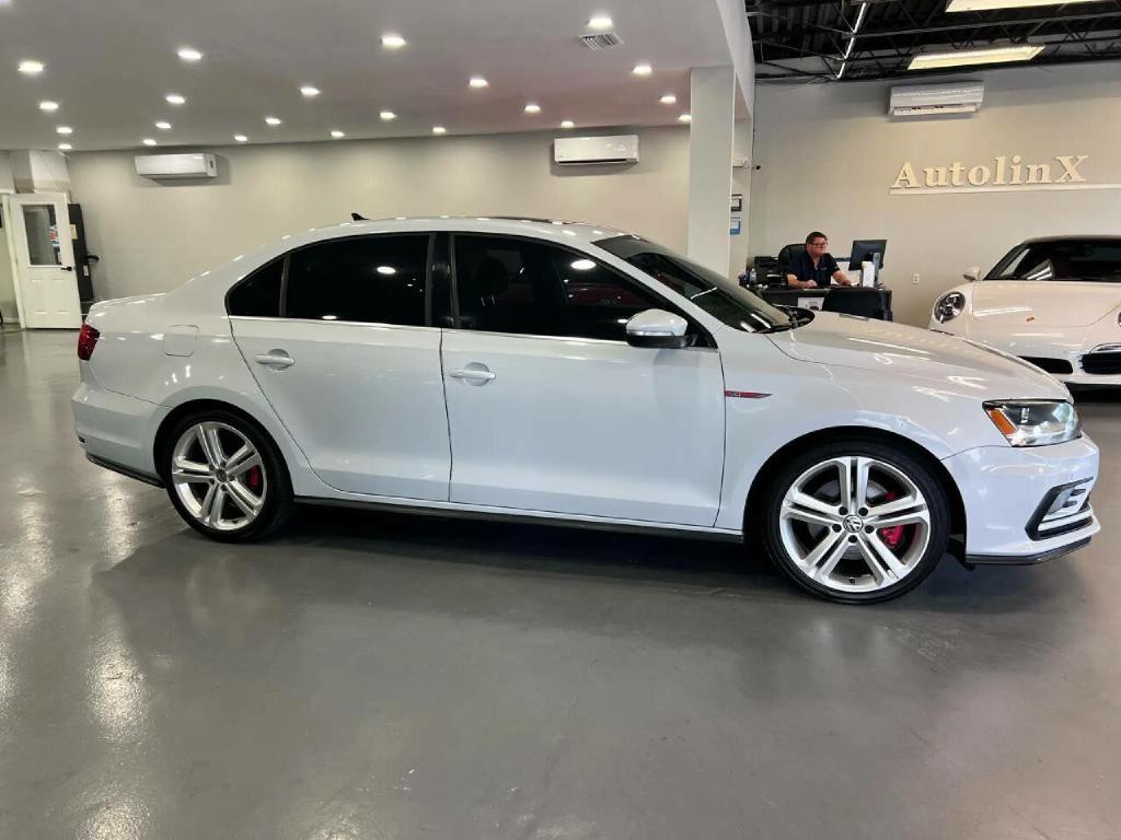 2017 Volkswagen Jetta Image 8