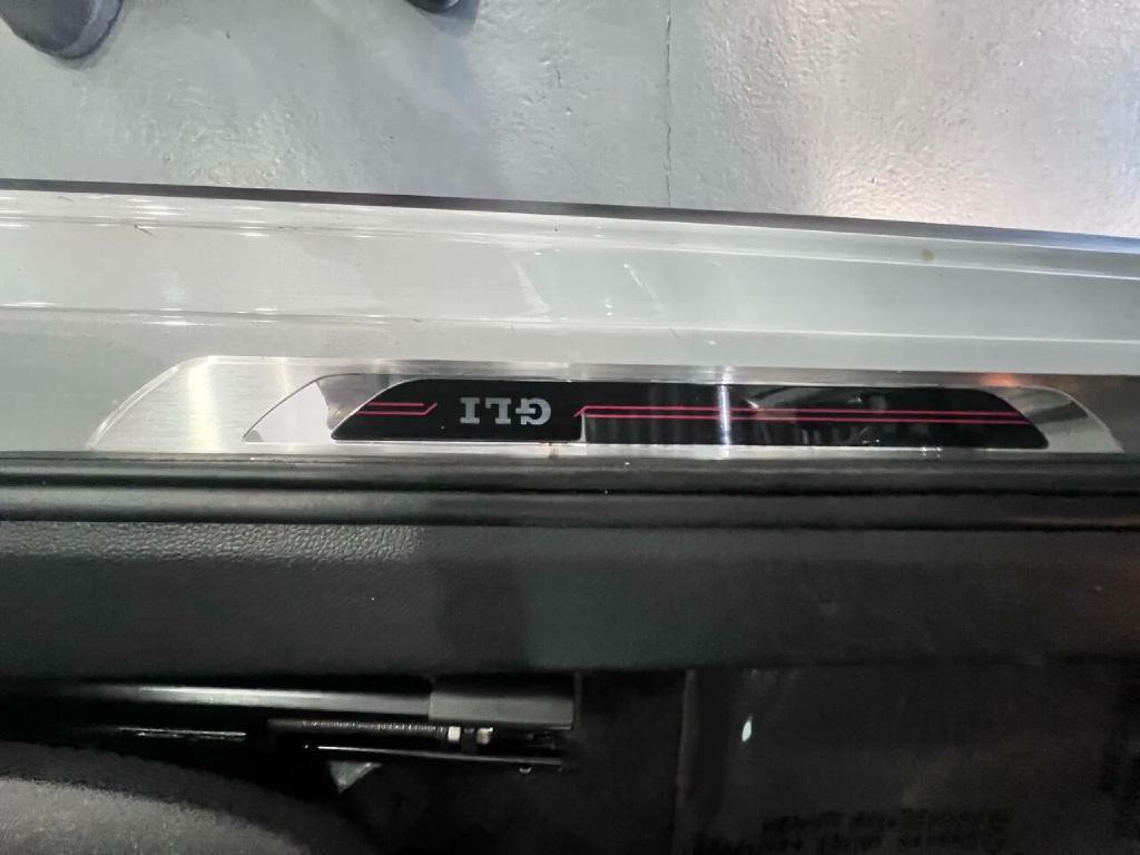 2017 Volkswagen Jetta Image 33
