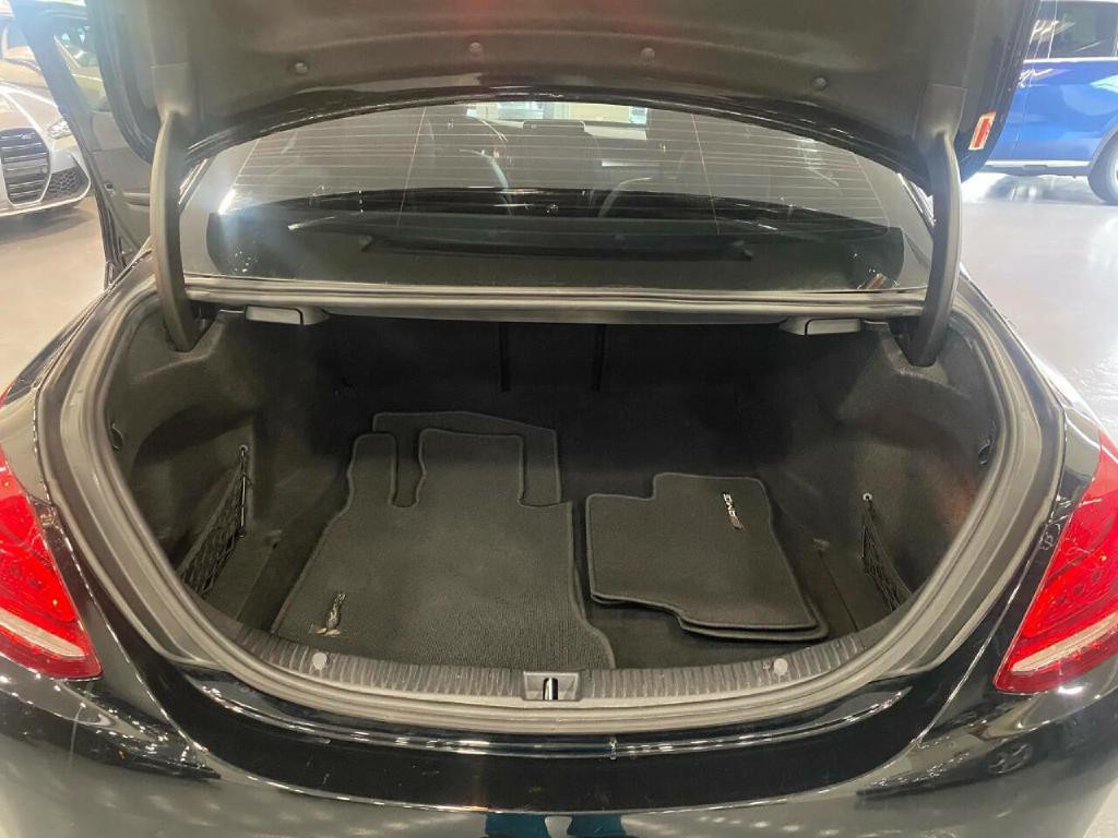 2017 Mercedes-Benz C-Class Image 28