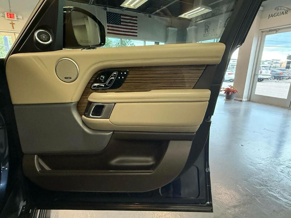 2018 Land Rover Range Rover Image 21