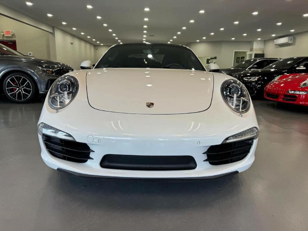 2014 Porsche 911 Image 2