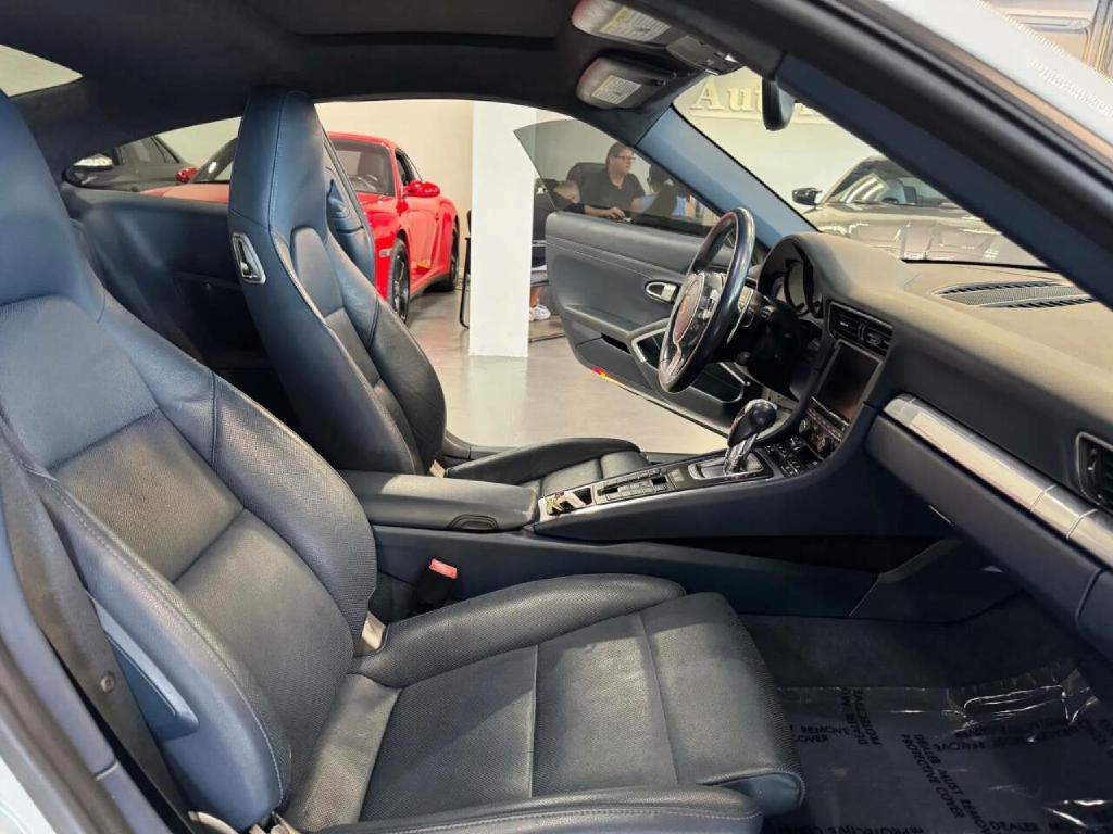 2014 Porsche 911 Image 16