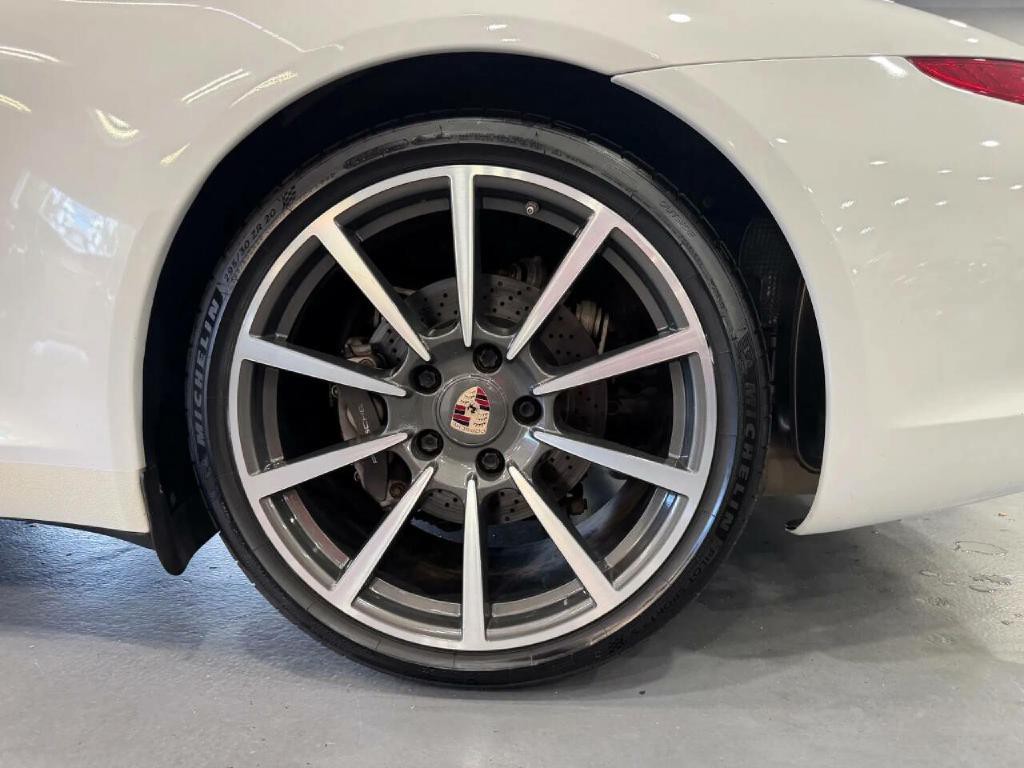 2014 Porsche 911 Image 22