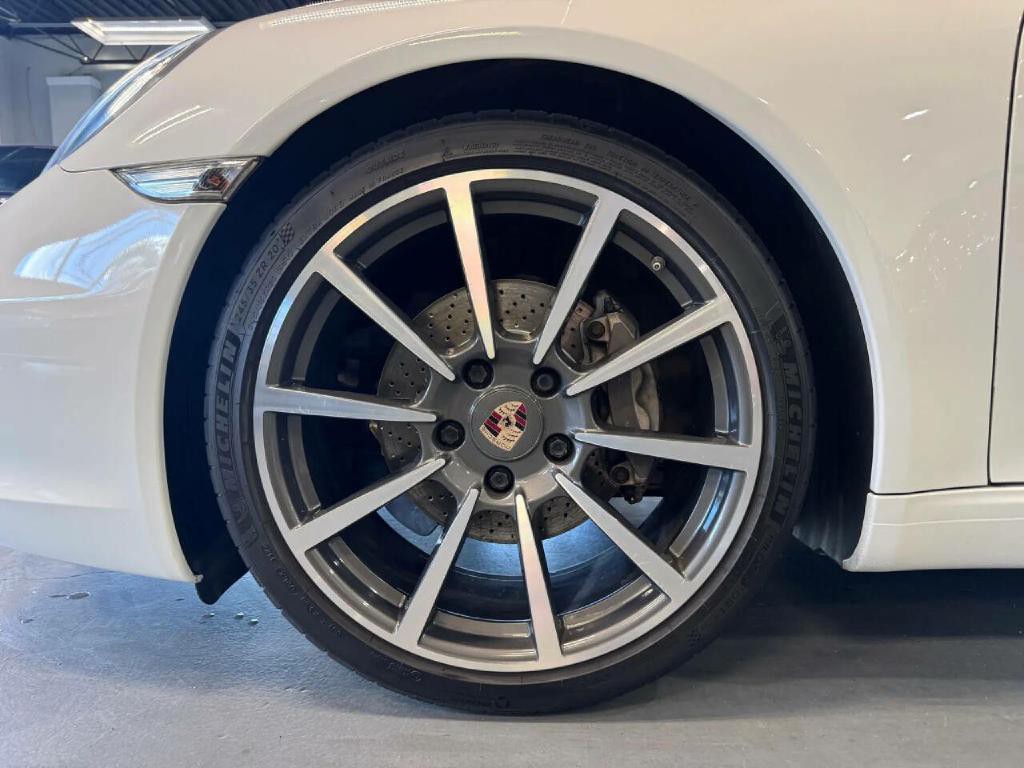 2014 Porsche 911 Image 23
