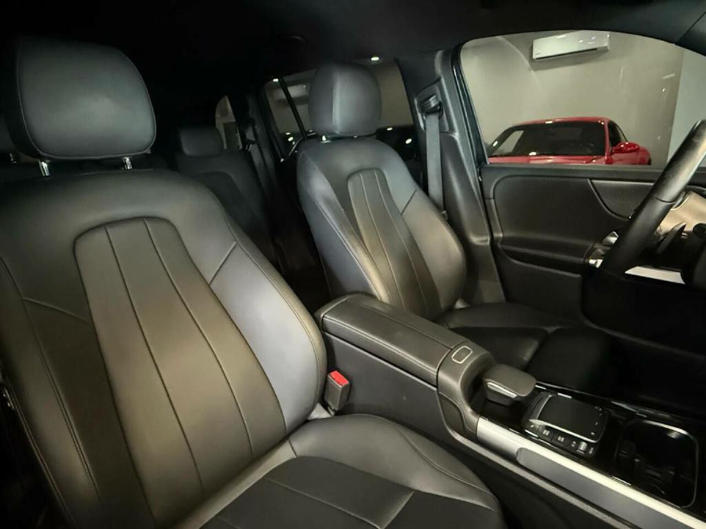 2022 Mercedes-Benz GLB Image 9