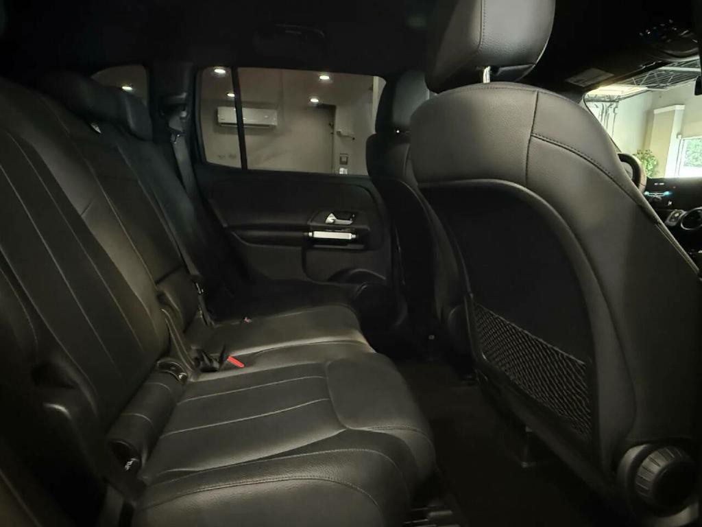 2022 Mercedes-Benz GLB Image 10