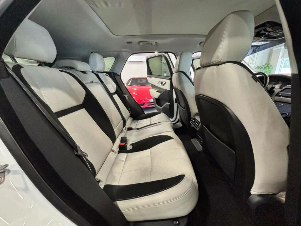 2019 Land Rover Range Rover Image 16