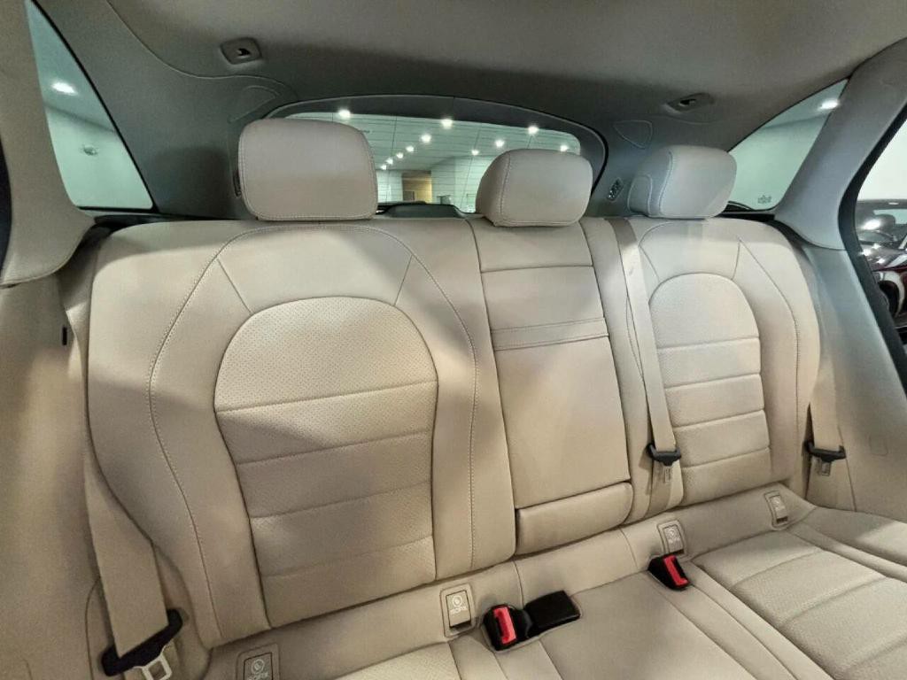 2021 Mercedes-Benz GLC-Class Image 16