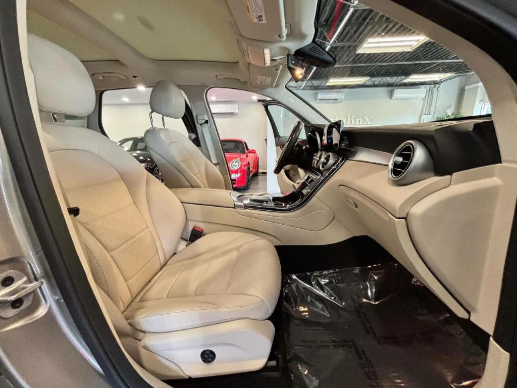 2021 Mercedes-Benz GLC-Class Image 18