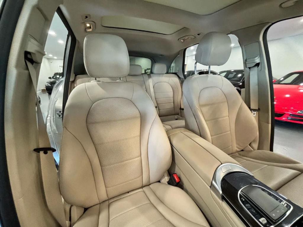 2021 Mercedes-Benz GLC-Class Image 19