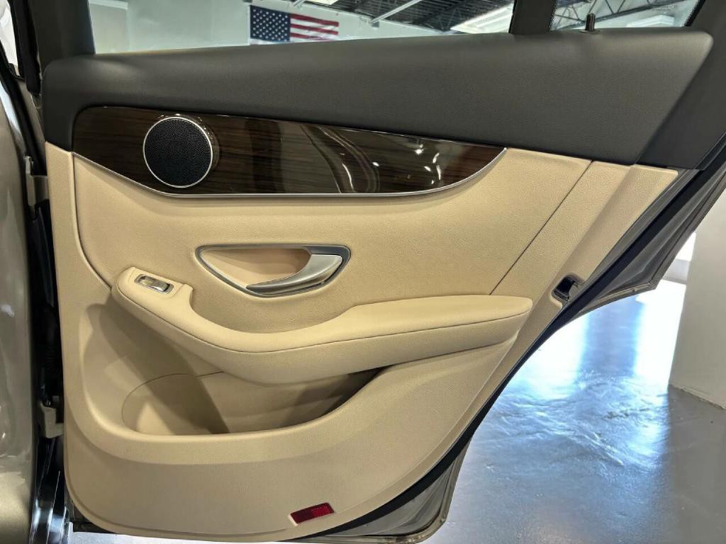 2021 Mercedes-Benz GLC-Class Image 36