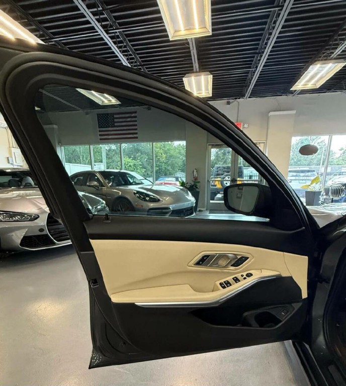 2020 BMW 3 Series Image 17