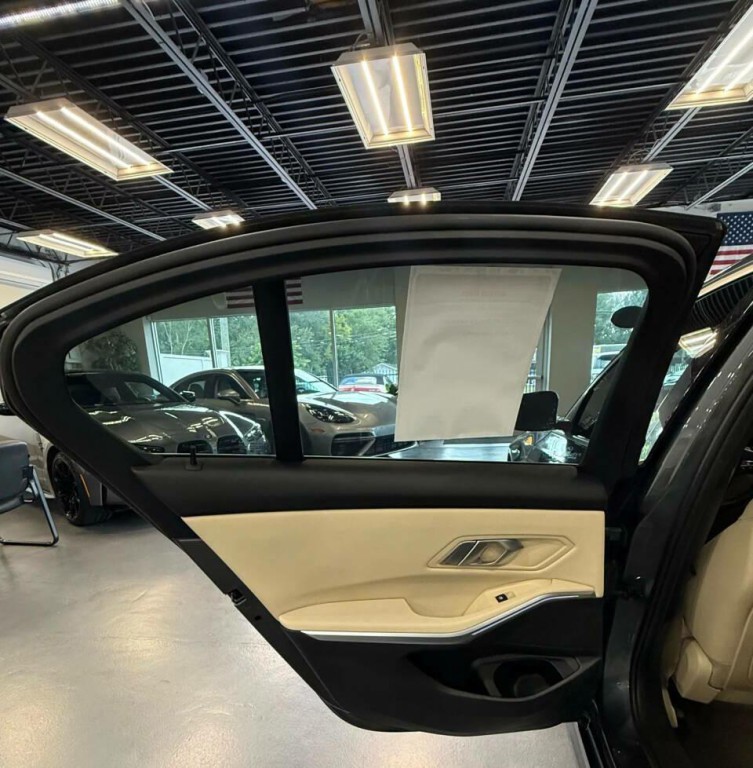 2020 BMW 3 Series Image 18