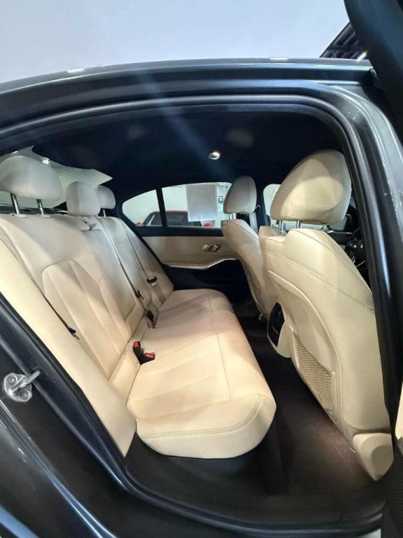 2020 BMW 3 Series Image 26