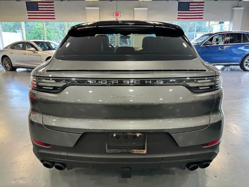 2022 Porsche Cayenne Image 9