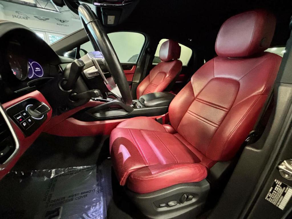 2022 Porsche Cayenne Image 14