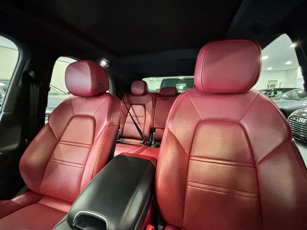 2022 Porsche Cayenne Image 16