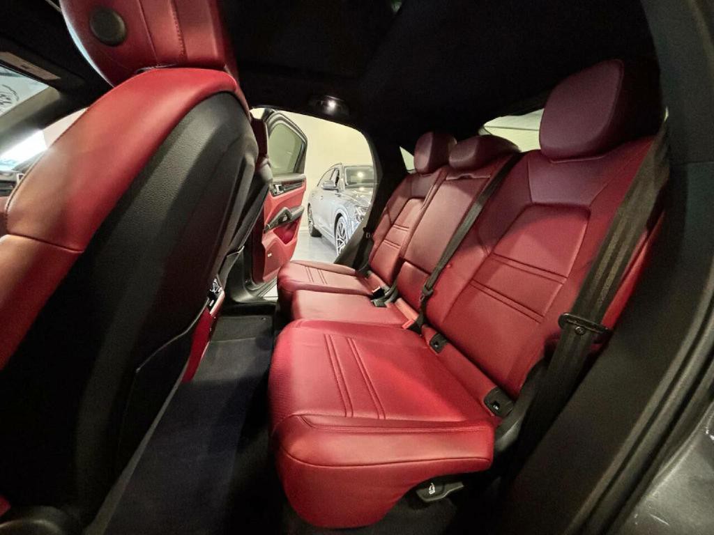 2022 Porsche Cayenne Image 18