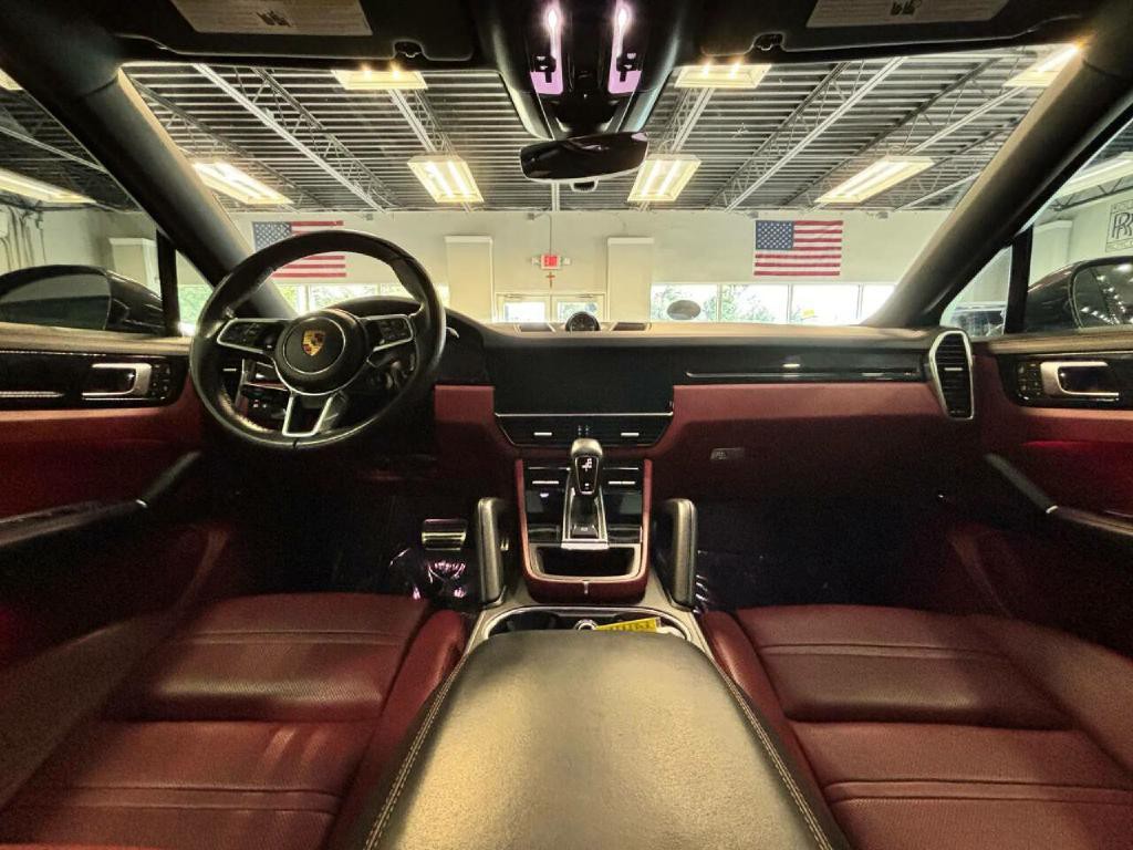 2022 Porsche Cayenne Image 24