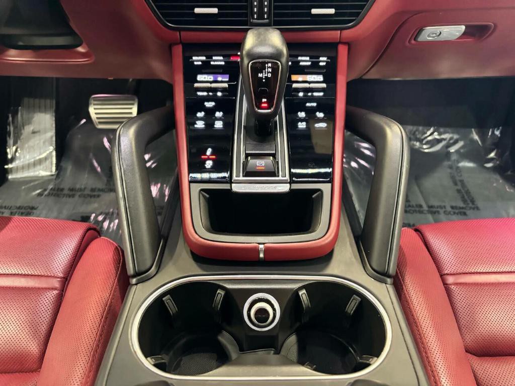 2022 Porsche Cayenne Image 26