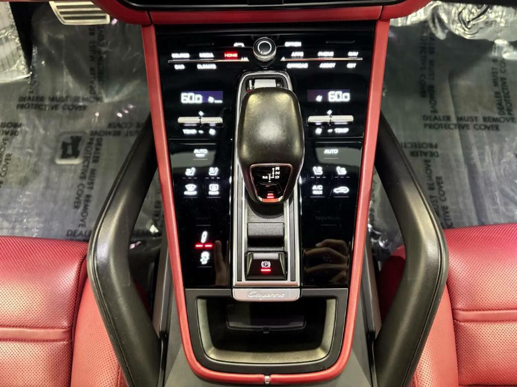 2022 Porsche Cayenne Image 27