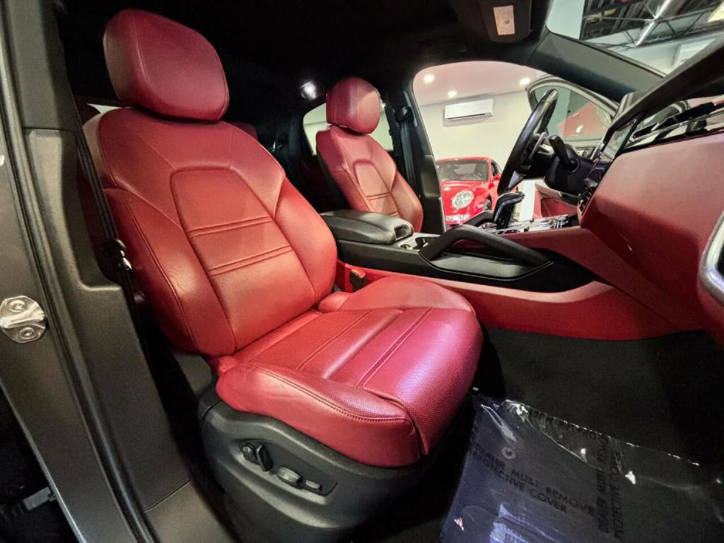 2022 Porsche Cayenne Image 30