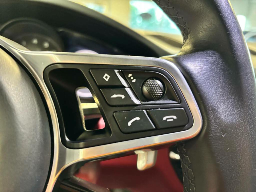 2022 Porsche Cayenne Image 35