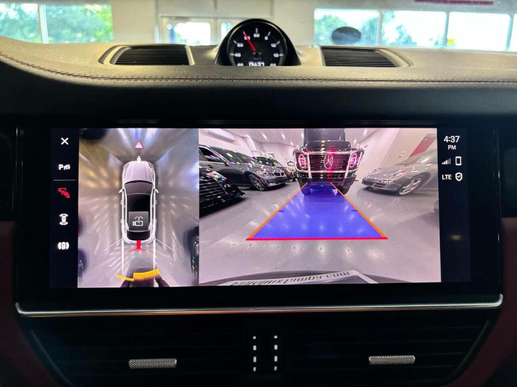 2022 Porsche Cayenne Image 38