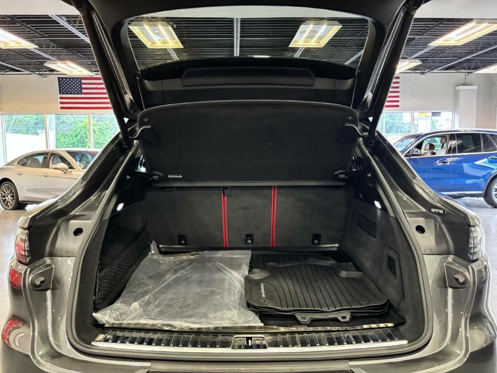 2022 Porsche Cayenne Image 50