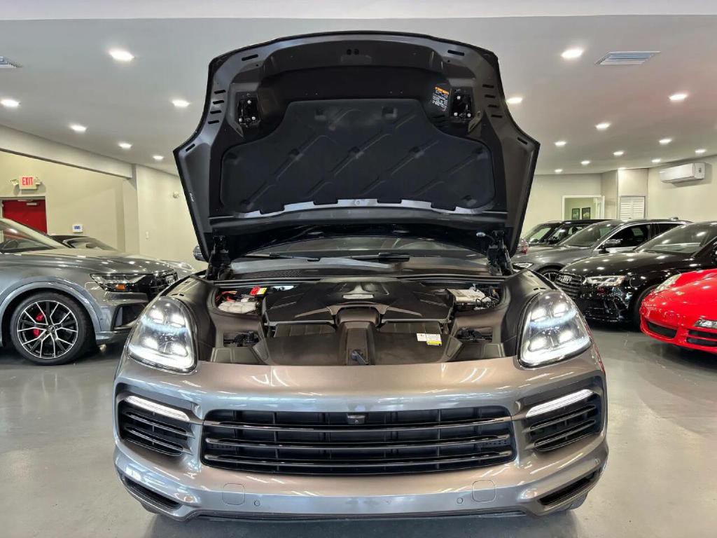 2022 Porsche Cayenne Image 52