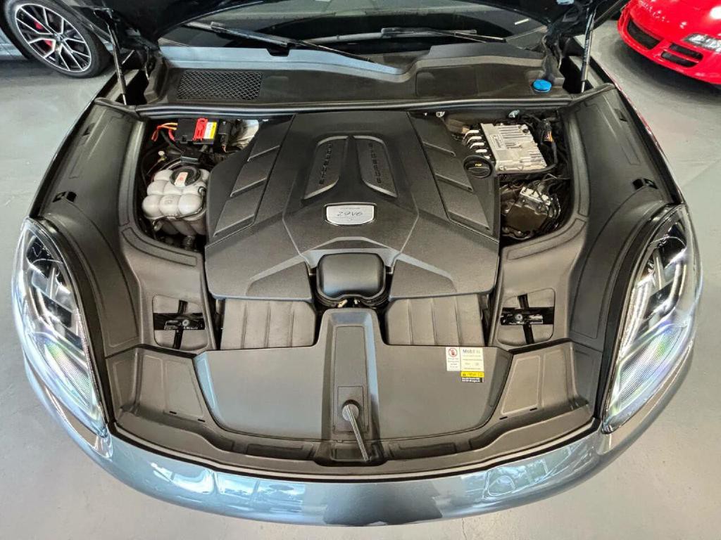 2022 Porsche Cayenne Image 53