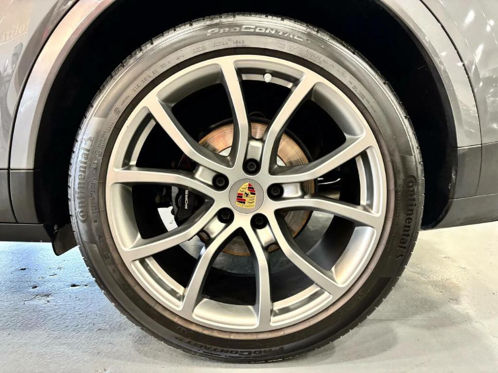2022 Porsche Cayenne Image 55