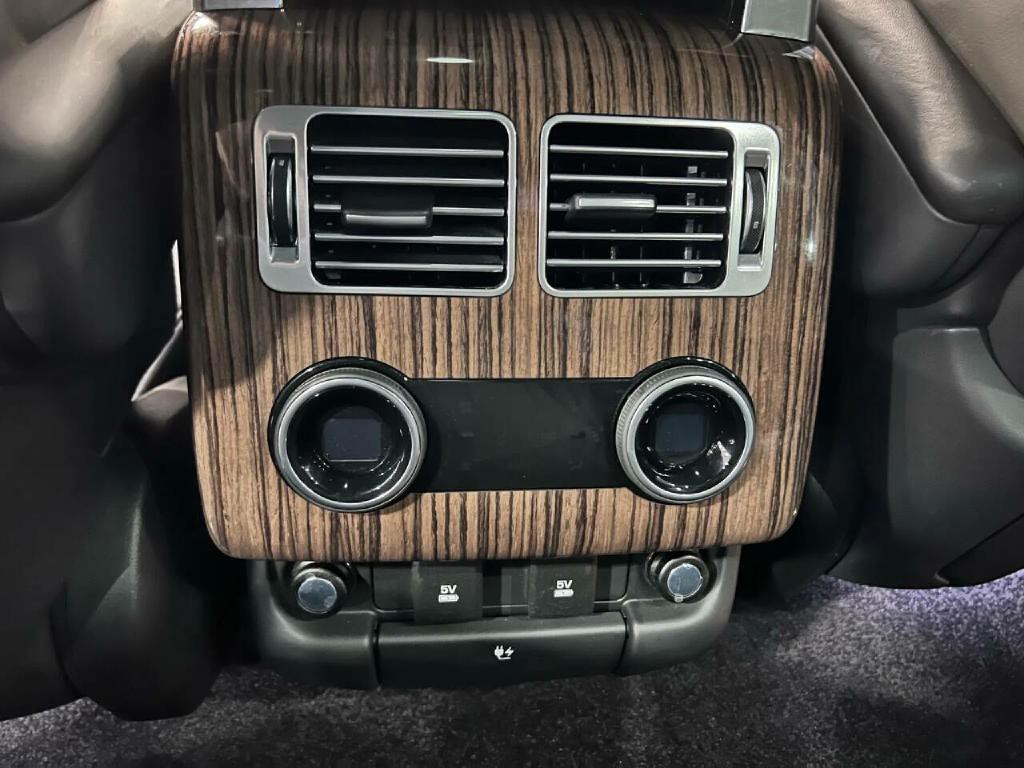 2019 Land Rover Range Rover Image 19