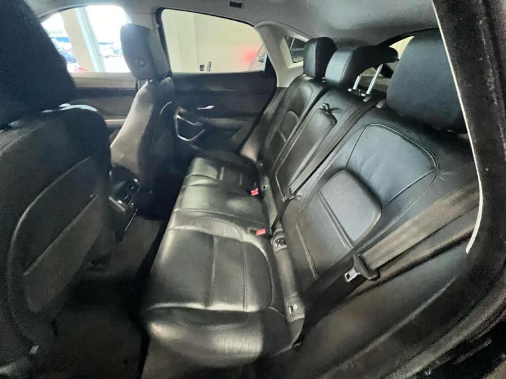 2018 Jaguar E-pace Image 11
