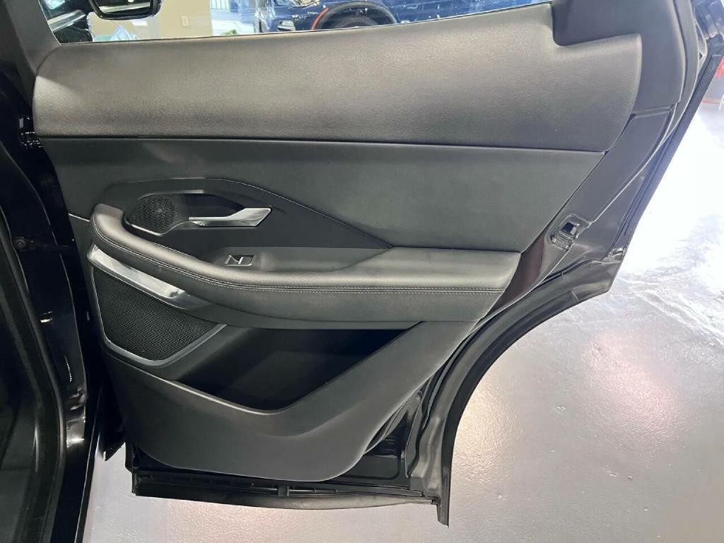 2018 Jaguar E-pace Image 21