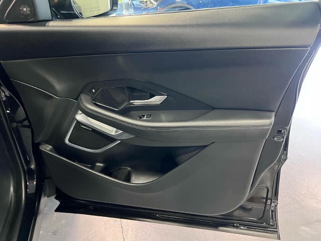 2018 Jaguar E-pace Image 22