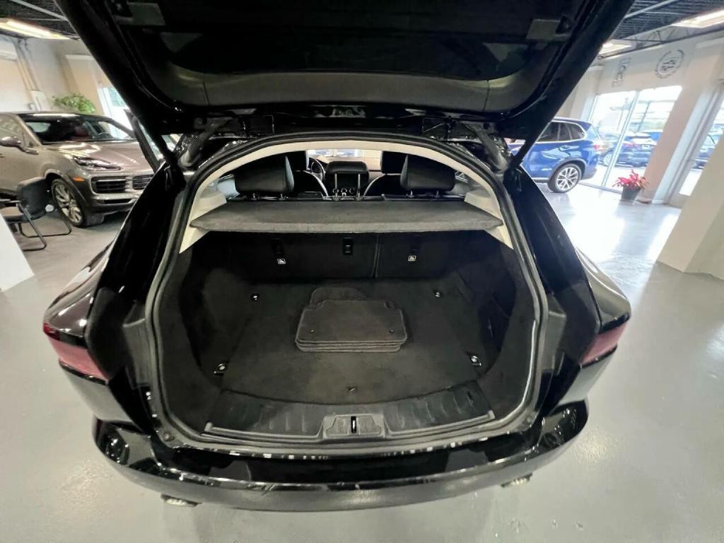 2018 Jaguar E-pace Image 25