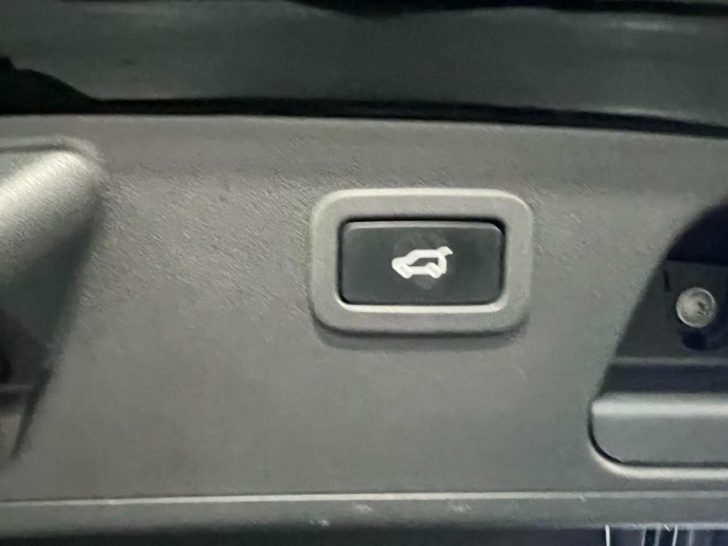 2018 Jaguar E-pace Image 26