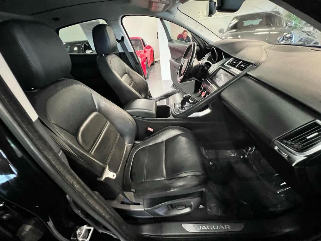 2018 Jaguar E-pace Image 29