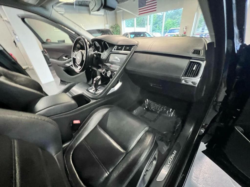 2018 Jaguar E-pace Image 30