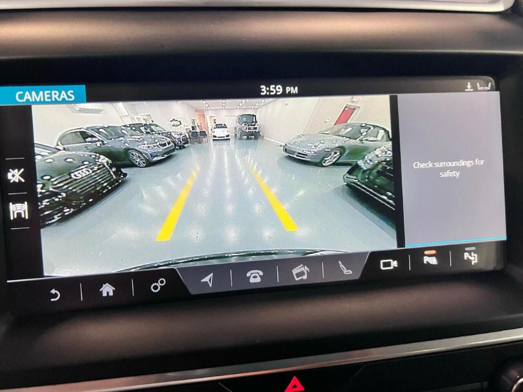 2018 Jaguar E-pace Image 32