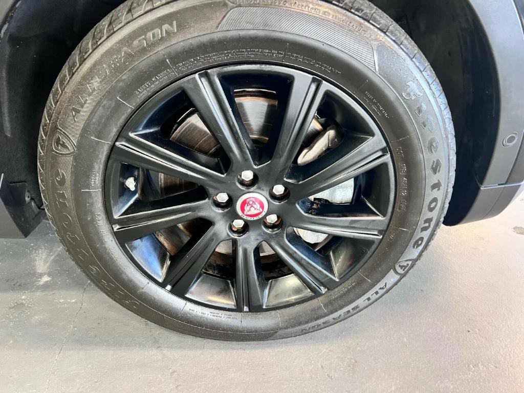 2018 Jaguar E-pace Image 35