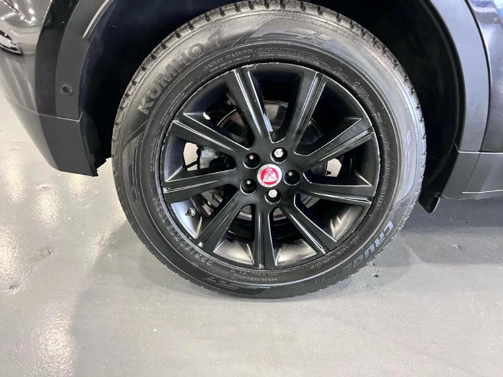 2018 Jaguar E-pace Image 38