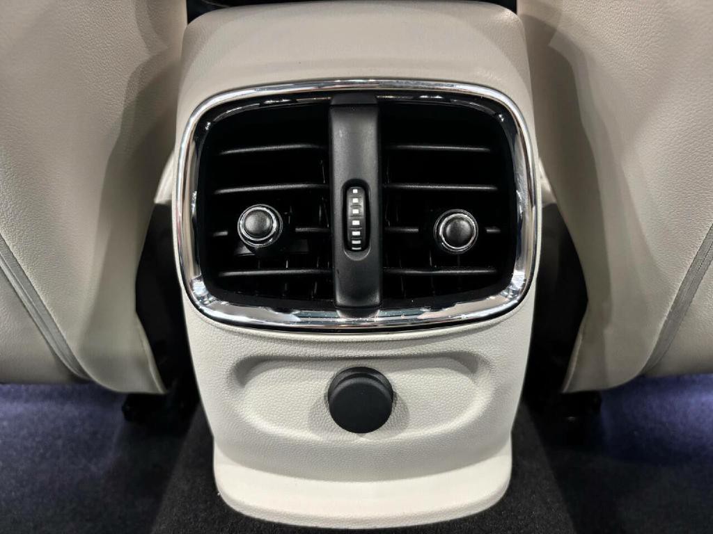 2017 MINI Cooper Clubman Image 18